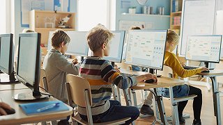 教育信息化2.0時代 基礎(chǔ)設(shè)施成熟與硬件同質(zhì)化挑戰(zhàn)下的深度咨詢服務(wù)價值